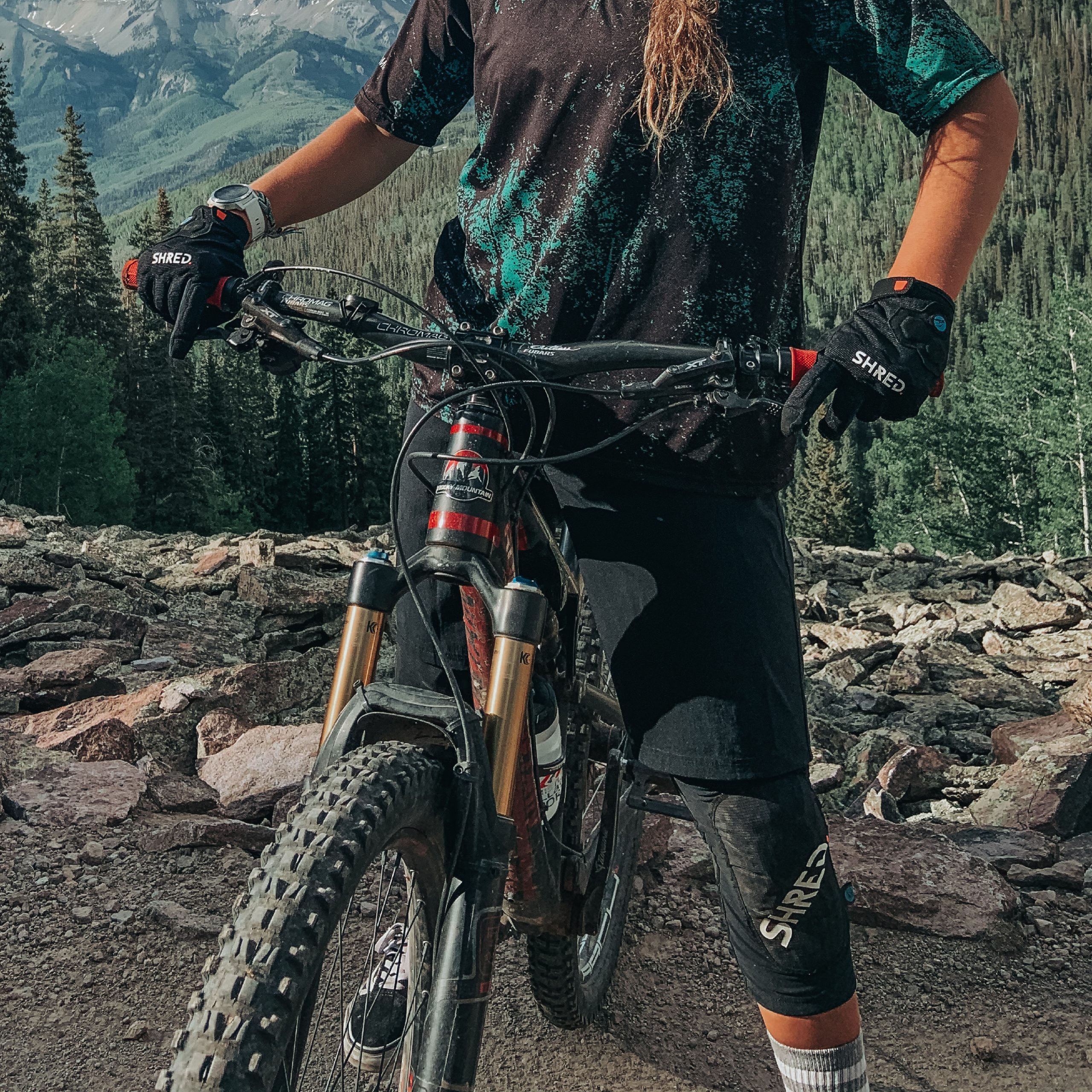 SHRED. FLEXI ニーパッド LITE - S | エムシーインターナショナル